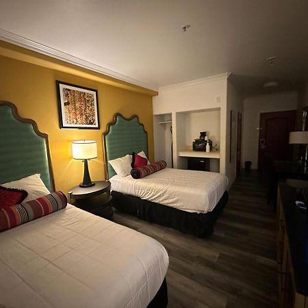 Howard Johnson By Wyndham Bakersfield Dış mekan fotoğraf