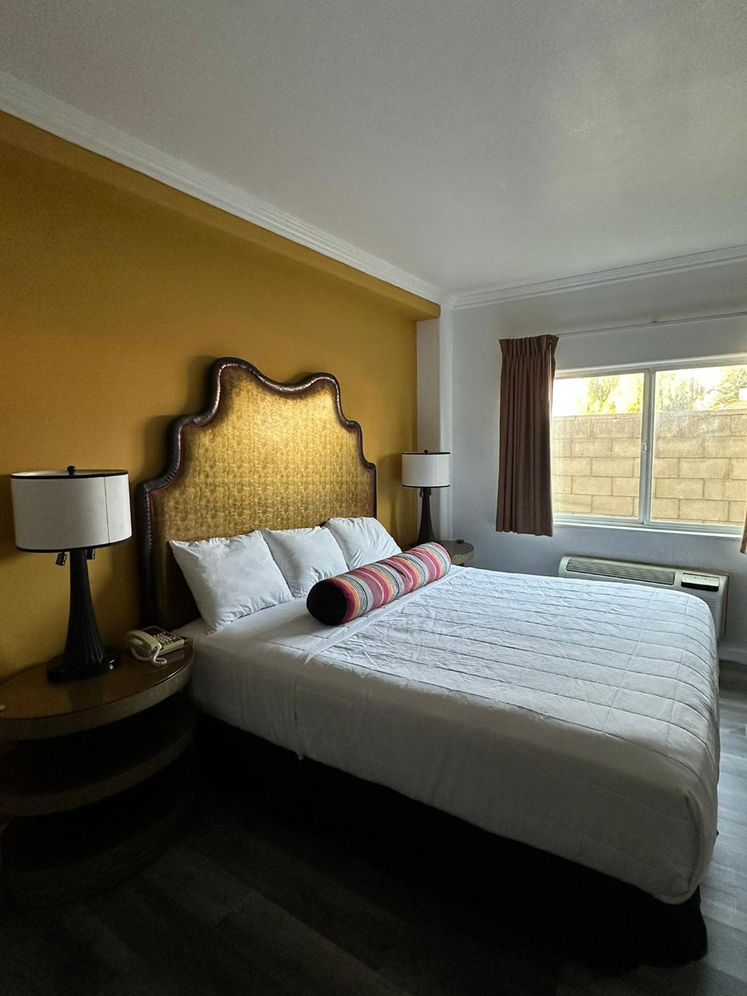 Howard Johnson By Wyndham Bakersfield Dış mekan fotoğraf